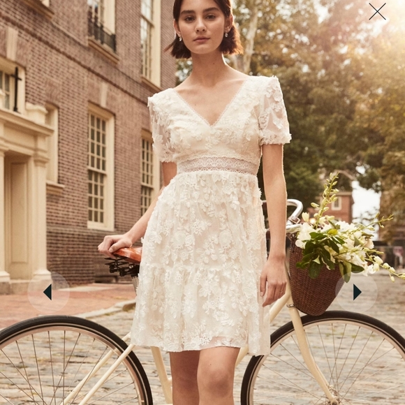 DB STUDIO 3d floral lace v-neck short dress soft white size 12 - Picture 1 of 7